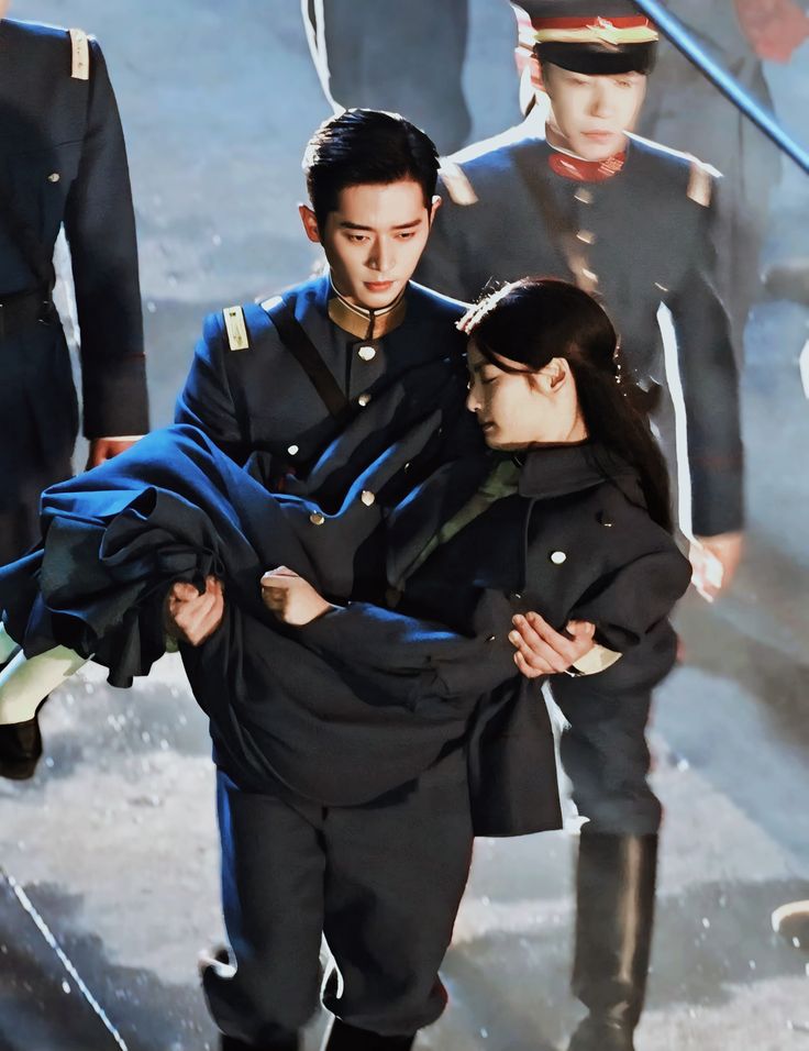 Hạt Dẻ Rang Và Một Lời Chào Muộn